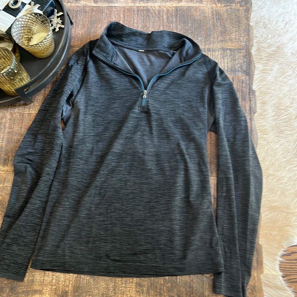 Men’s Lululemon gray quarter zip blue zipper Lululemon gently used